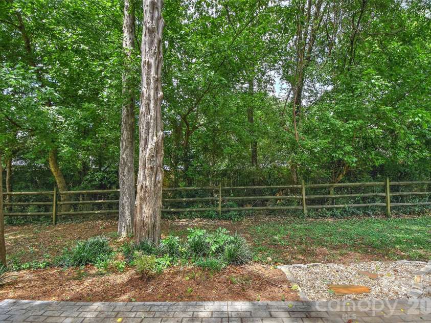 5900 Tillery Drive, Charlotte, NC 28226.  MLS# CAR4406670, YatesRealty ID 41096. Fenced & private back yard