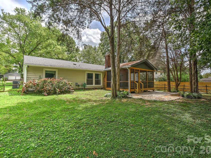 5900 Tillery Drive, Charlotte, NC 28226.  MLS# CAR4406670, YatesRealty ID 41096. Rear yard & house