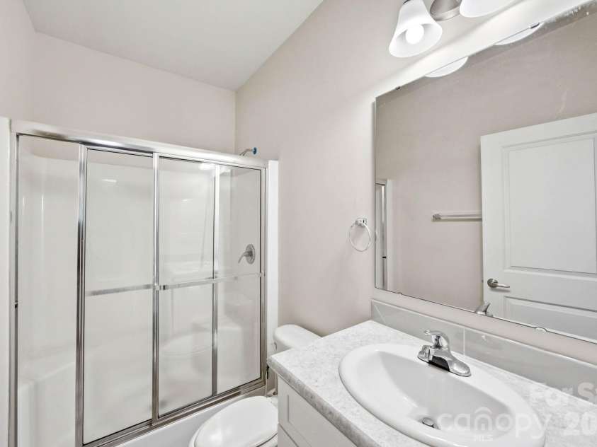 138 Lone Eagle Lane, Hendersonville, NC 28739.  MLS# CAR4342910, YatesRealty ID 4110. 