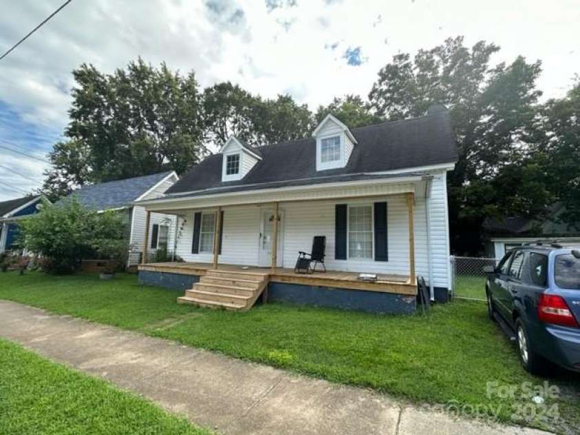 505 Cemetary Street, Salisbury, NC 28144.  MLS# CAR4163700, YatesRealty ID 4110. 
