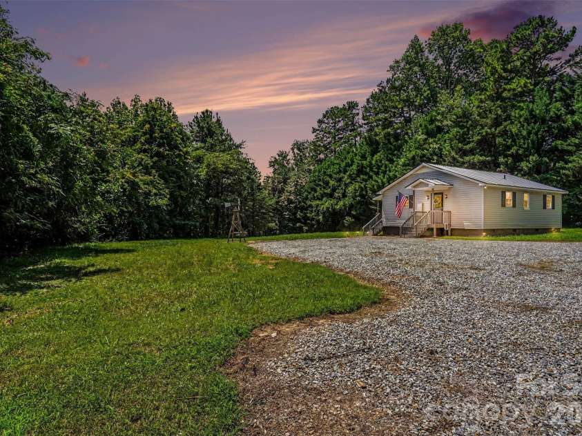 310 Main Avenue, Hildebran, NC 28637.  MLS# CAR4410229, YatesRealty ID 41101. 