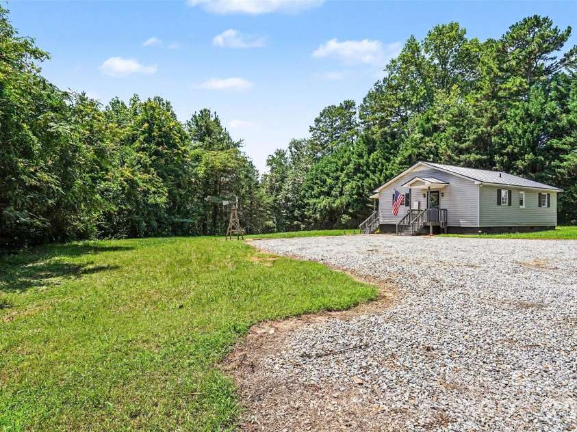 310 Main Avenue, Hildebran, NC 28637.  MLS# CAR4410229, YatesRealty ID 41101. 