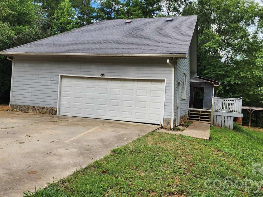 2020 Ada Williams Lane, Lenoir, NC 28645.  MLS# CAR4410237, YatesRealty ID 41102. 