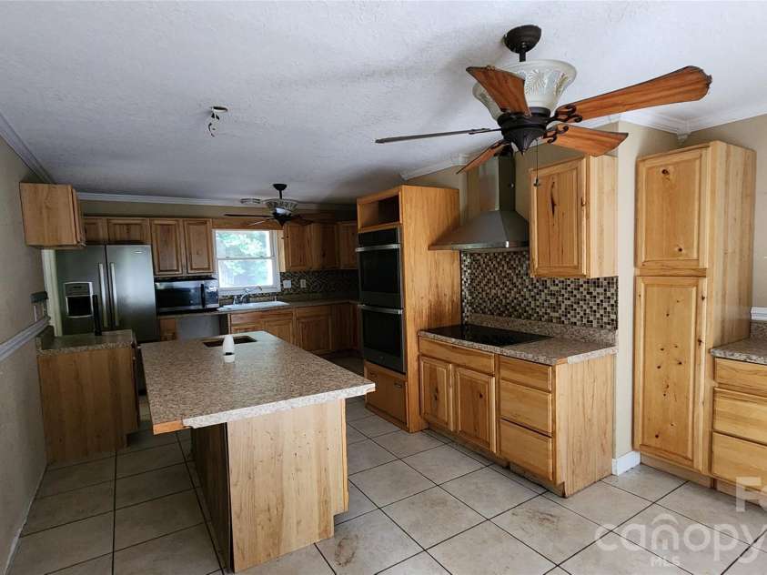 2020 Ada Williams Lane, Lenoir, NC 28645.  MLS# CAR4410237, YatesRealty ID 41102. 