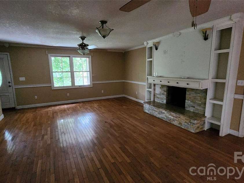 2020 Ada Williams Lane, Lenoir, NC 28645.  MLS# CAR4410237, YatesRealty ID 41102. Living and Dining