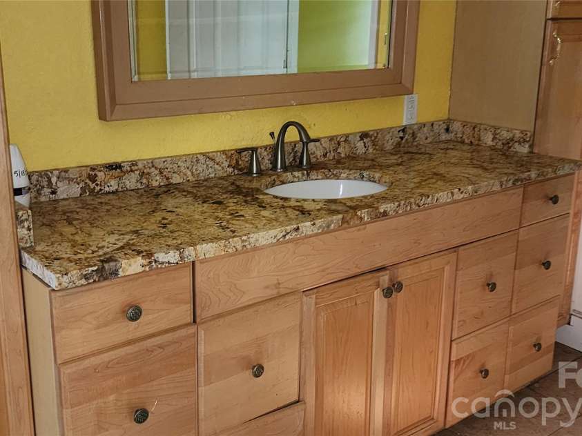 2020 Ada Williams Lane, Lenoir, NC 28645.  MLS# CAR4410237, YatesRealty ID 41102. Primary bath