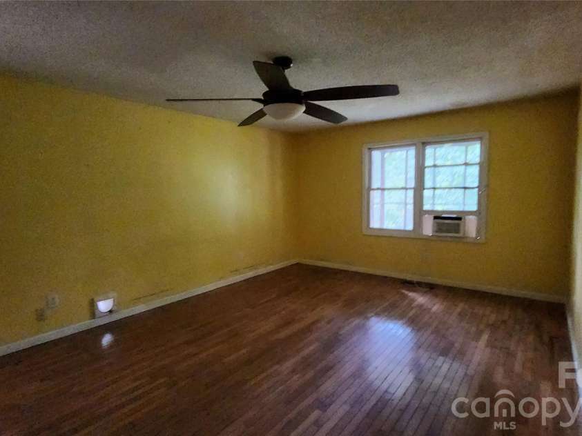 2020 Ada Williams Lane, Lenoir, NC 28645.  MLS# CAR4410237, YatesRealty ID 41102. Primary Bedroom