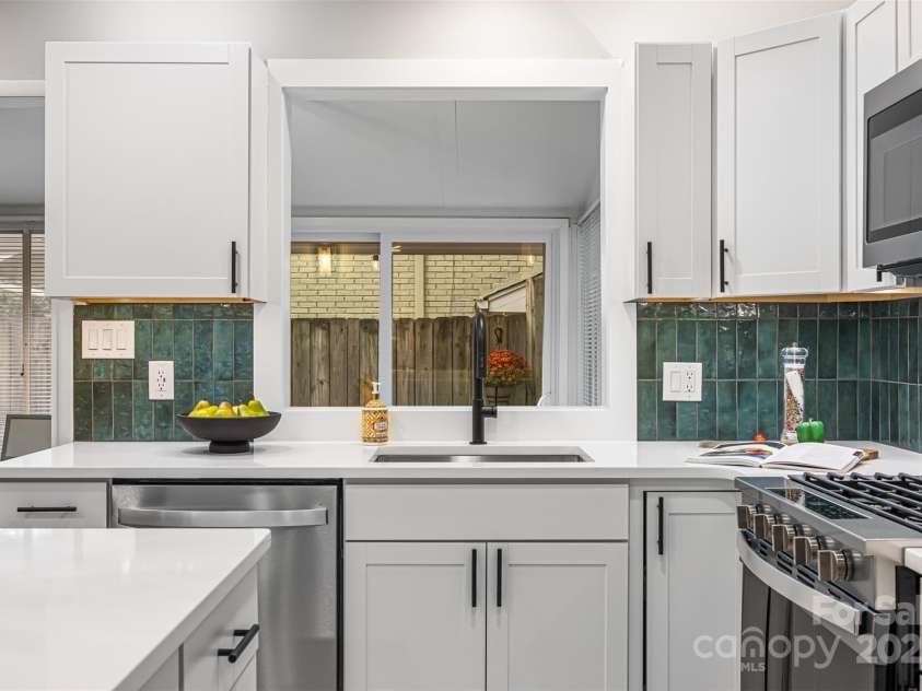 4308 Firwood Lane, Charlotte, NC 28209.  MLS# CAR4309666, YatesRealty ID 41102. 