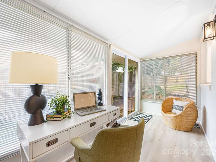 4308 Firwood Lane, Charlotte, NC 28209.  MLS# CAR4309666, YatesRealty ID 41102. Sunroom