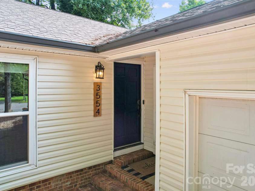 3554 Jared Court, Matthews, NC 28105.  MLS# CAR4409066, YatesRealty ID 41103. 