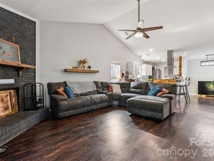 3554 Jared Court, Matthews, NC 28105.  MLS# CAR4409066, YatesRealty ID 41103. 