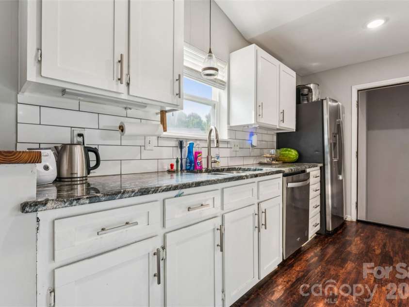 3554 Jared Court, Matthews, NC 28105.  MLS# CAR4409066, YatesRealty ID 41103. 