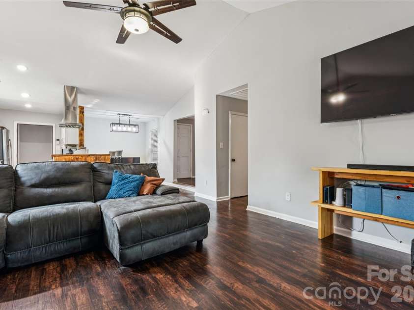 3554 Jared Court, Matthews, NC 28105.  MLS# CAR4409066, YatesRealty ID 41103. 