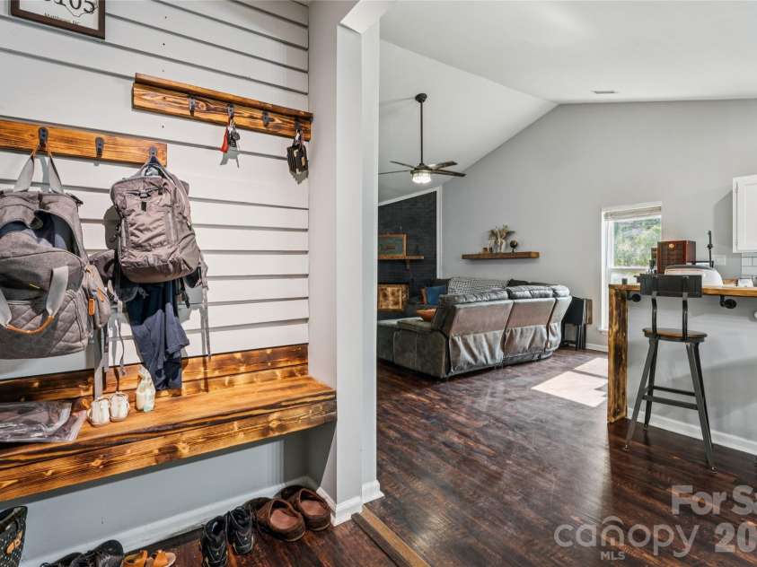 3554 Jared Court, Matthews, NC 28105.  MLS# CAR4409066, YatesRealty ID 41103. 