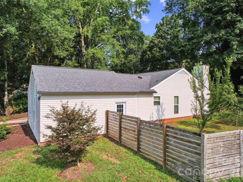 3554 Jared Court, Matthews, NC 28105.  MLS# CAR4409066, YatesRealty ID 41103. 