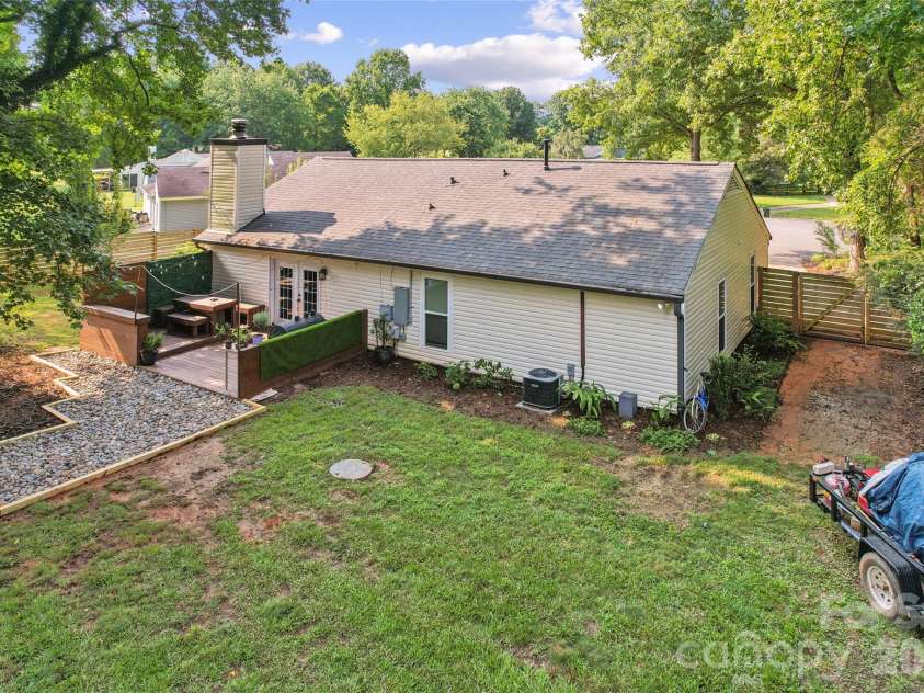 3554 Jared Court, Matthews, NC 28105.  MLS# CAR4409066, YatesRealty ID 41103. 