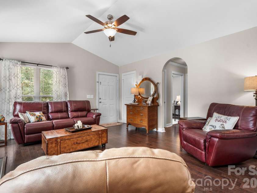 161 Winding Cedar Drive, Statesville, NC 28677.  MLS# CAR4407549, YatesRealty ID 41104. 