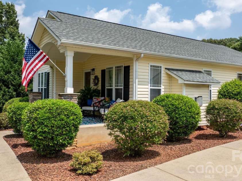161 Winding Cedar Drive, Statesville, NC 28677.  MLS# CAR4407549, YatesRealty ID 41104. 