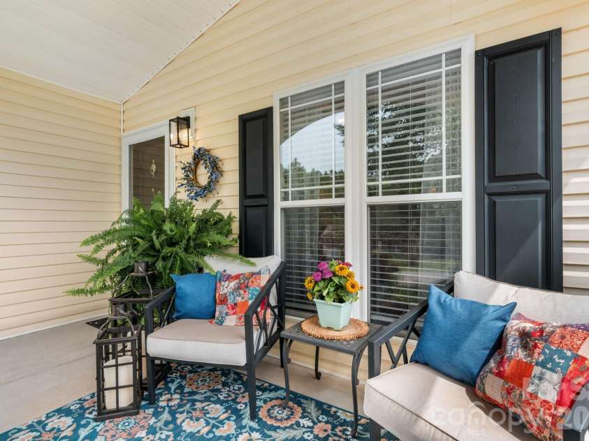 161 Winding Cedar Drive, Statesville, NC 28677.  MLS# CAR4407549, YatesRealty ID 41104. 