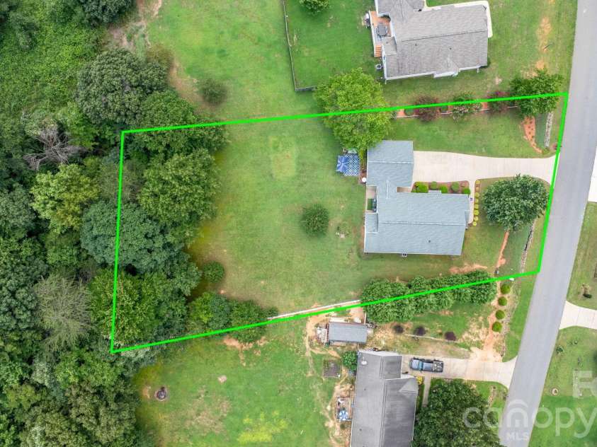 161 Winding Cedar Drive, Statesville, NC 28677.  MLS# CAR4407549, YatesRealty ID 41104. 