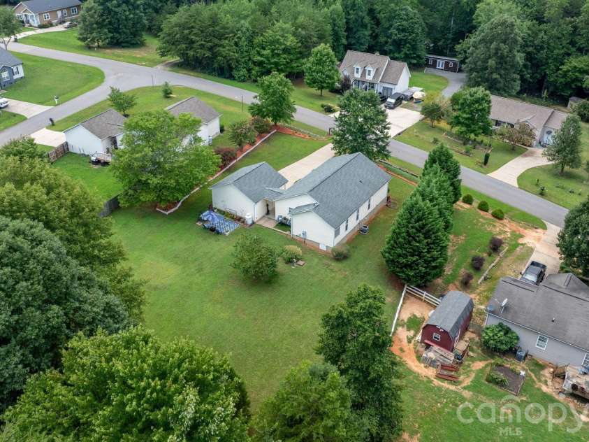 161 Winding Cedar Drive, Statesville, NC 28677.  MLS# CAR4407549, YatesRealty ID 41104. 