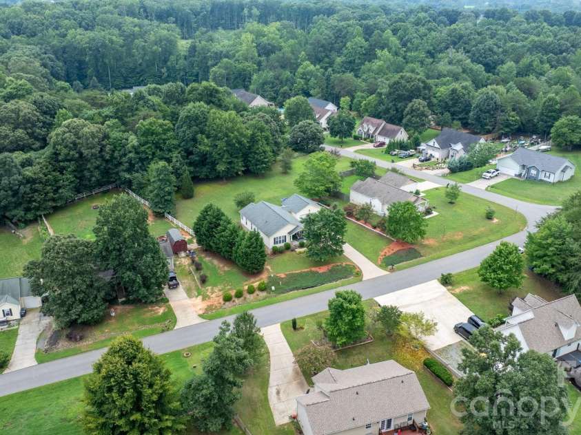 161 Winding Cedar Drive, Statesville, NC 28677.  MLS# CAR4407549, YatesRealty ID 41104. 
