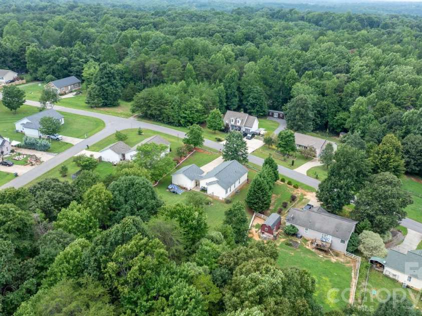 161 Winding Cedar Drive, Statesville, NC 28677.  MLS# CAR4407549, YatesRealty ID 41104. 