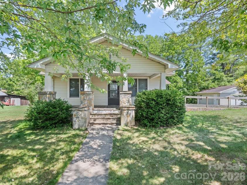 145 Haynes Cove, Clyde, NC 28721.  MLS# CAR4408946, YatesRealty ID 41105. 