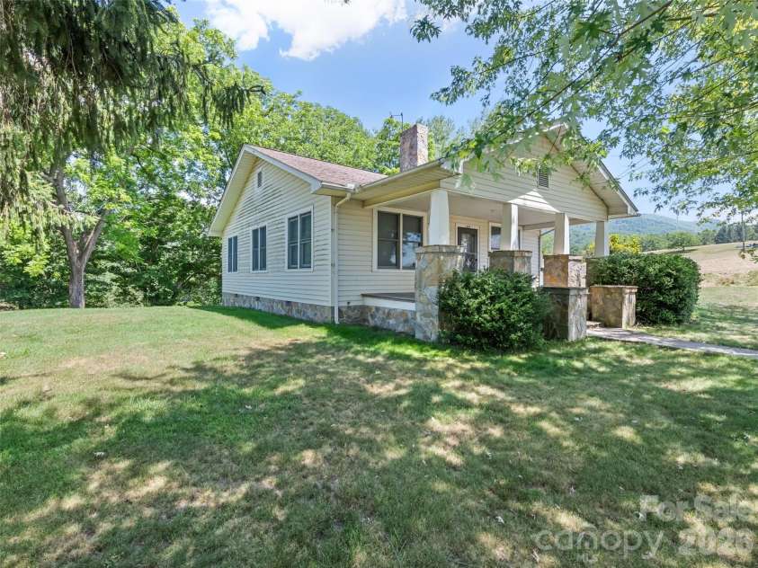 145 Haynes Cove, Clyde, NC 28721.  MLS# CAR4408946, YatesRealty ID 41105. 