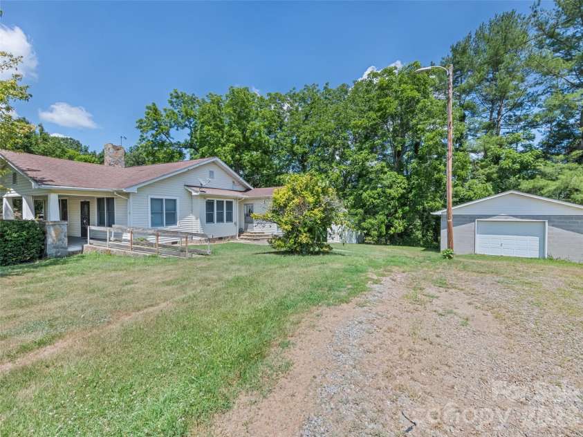145 Haynes Cove, Clyde, NC 28721.  MLS# CAR4408946, YatesRealty ID 41105. 