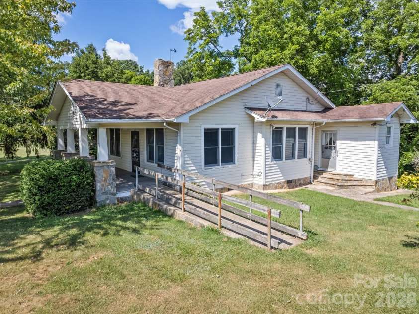 145 Haynes Cove, Clyde, NC 28721.  MLS# CAR4408946, YatesRealty ID 41105. 