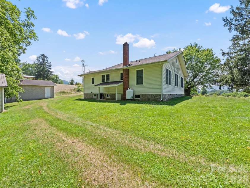 145 Haynes Cove, Clyde, NC 28721.  MLS# CAR4408946, YatesRealty ID 41105. 