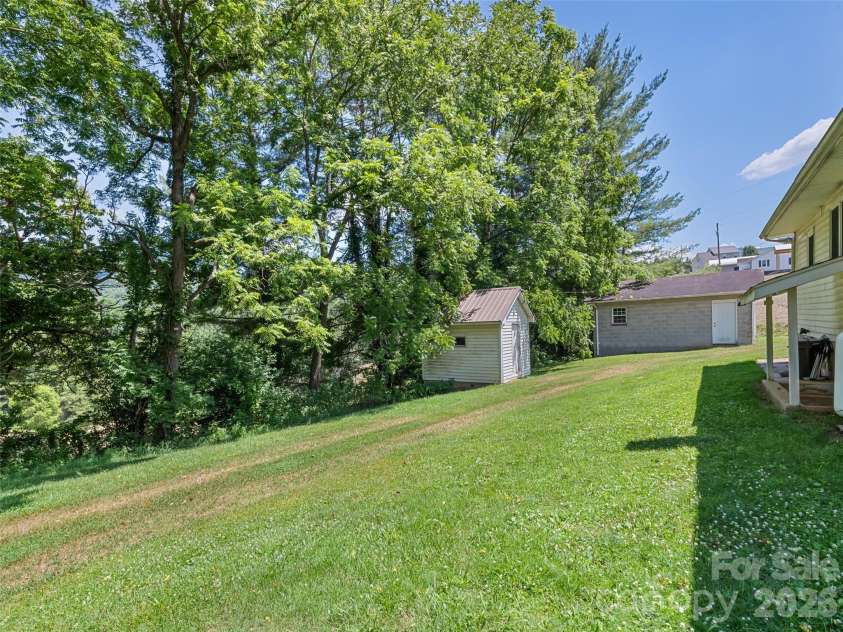 145 Haynes Cove, Clyde, NC 28721.  MLS# CAR4408946, YatesRealty ID 41105. 