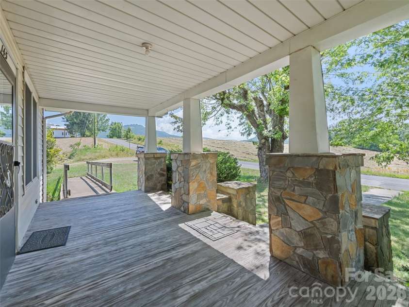 145 Haynes Cove, Clyde, NC 28721.  MLS# CAR4408946, YatesRealty ID 41105. 