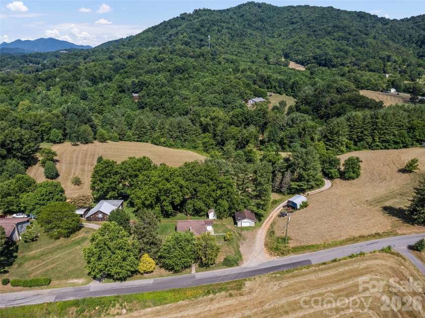 145 Haynes Cove, Clyde, NC 28721.  MLS# CAR4408946, YatesRealty ID 41105. 