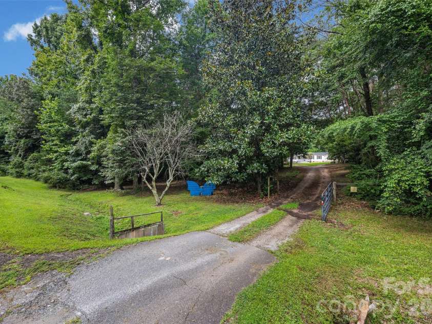 4335 Fermount Drive, York, SC 29745.  MLS# CAR4409463, YatesRealty ID 41106. 