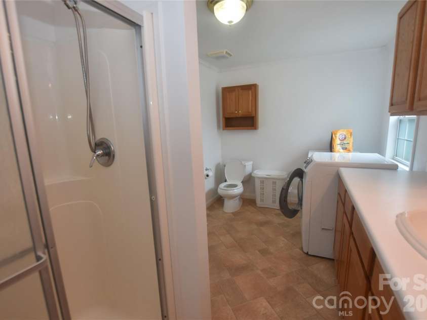 2496 Melvin Propst Drive, Morganton, NC 28655.  MLS# CAR4403325, YatesRealty ID 41107. Master Bathroom