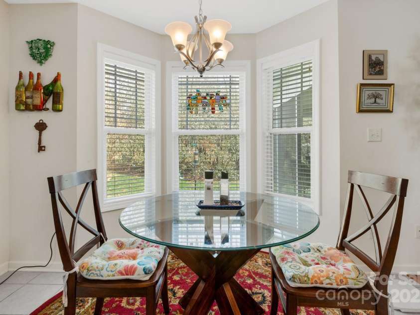 41 Sunview Circle, Arden, NC 28704.  MLS# CAR4235313, YatesRealty ID 4111. Breakfast Area before repainting