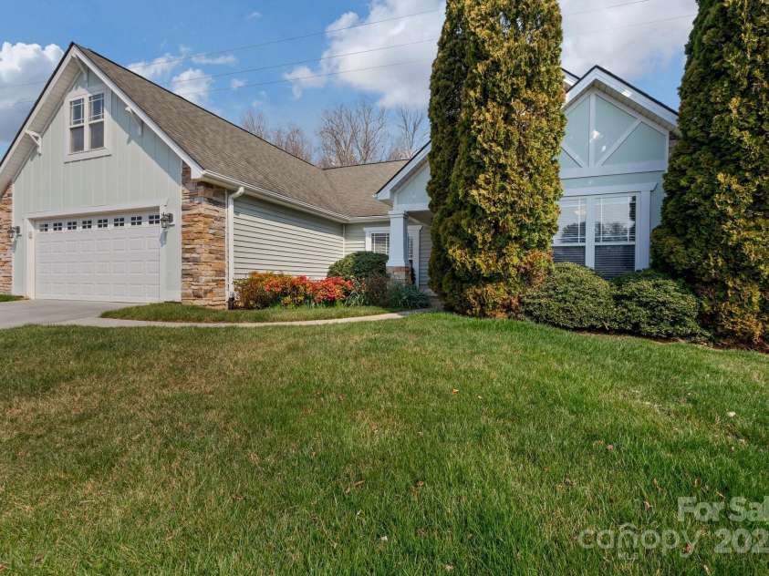 41 Sunview Circle, Arden, NC 28704.  MLS# CAR4235313, YatesRealty ID 4111. Front of house