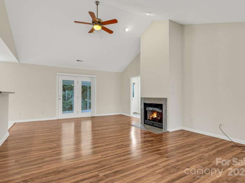 41 Sunview Circle, Arden, NC 28704.  MLS# CAR4235313, YatesRealty ID 4111. Living Room