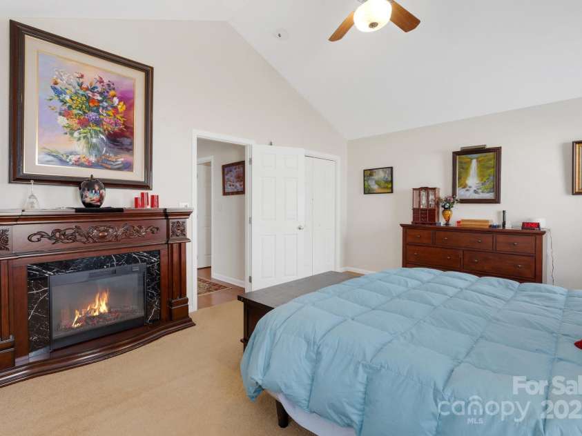 41 Sunview Circle, Arden, NC 28704.  MLS# CAR4235313, YatesRealty ID 4111. Primary Bedroom
