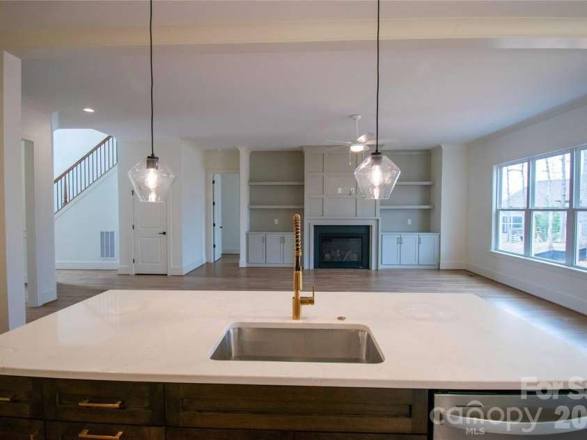 80 42nd Avenue, Hickory, NC 28691.  MLS# CAR4327049, YatesRealty ID 4111. 