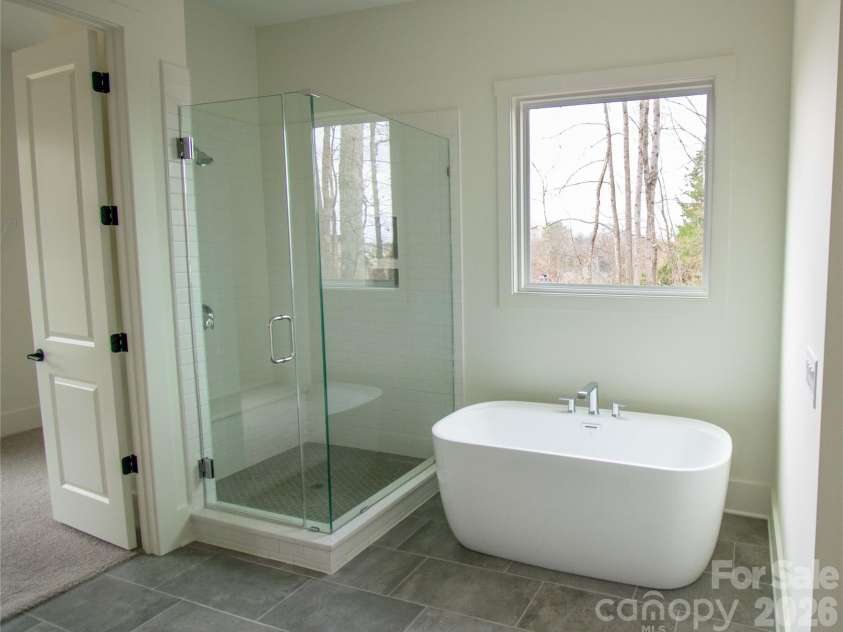 80 42nd Avenue, Hickory, NC 28691.  MLS# CAR4327049, YatesRealty ID 4111. 