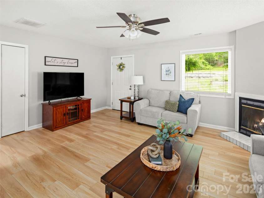224 Clover Drive, Fletcher, NC 28732.  MLS# CAR4377106, YatesRealty ID 41111. 