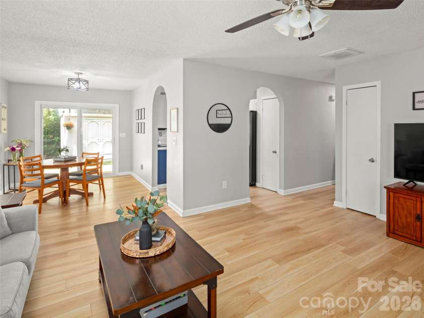 224 Clover Drive, Fletcher, NC 28732.  MLS# CAR4377106, YatesRealty ID 41111. 