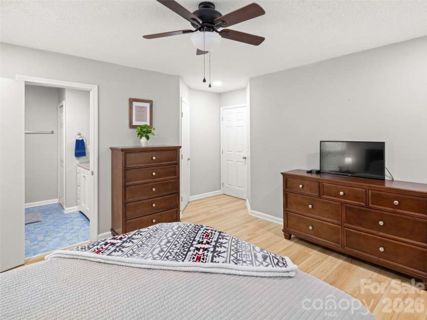 224 Clover Drive, Fletcher, NC 28732.  MLS# CAR4377106, YatesRealty ID 41111. 