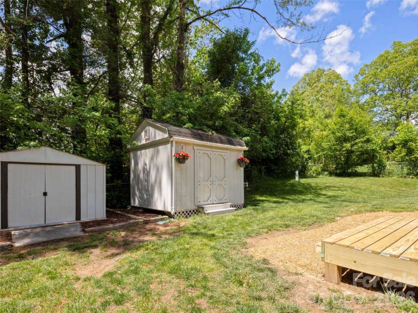 224 Clover Drive, Fletcher, NC 28732.  MLS# CAR4377106, YatesRealty ID 41111. 