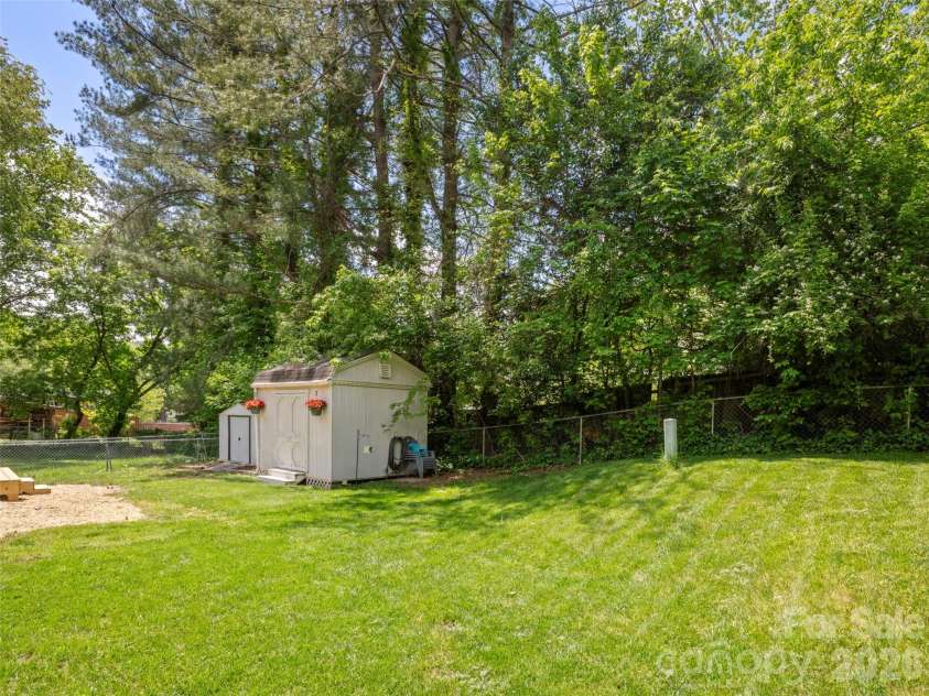 224 Clover Drive, Fletcher, NC 28732.  MLS# CAR4377106, YatesRealty ID 41111. 