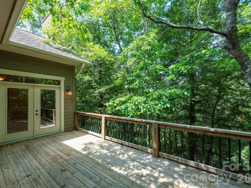 416 Ivy Road, Black Mountain, NC 28711.  MLS# CAR4409427, YatesRealty ID 41112. 
