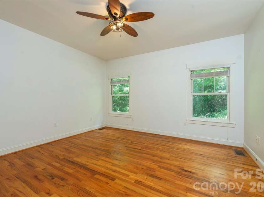 416 Ivy Road, Black Mountain, NC 28711.  MLS# CAR4409427, YatesRealty ID 41112. 